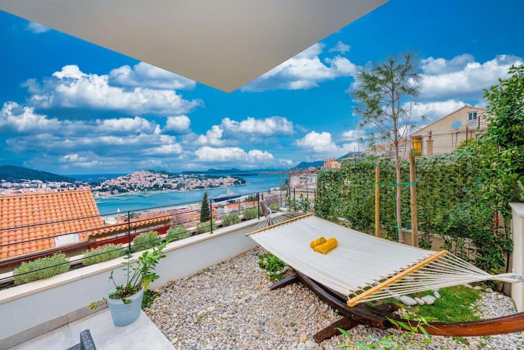 Walking Distance Old Town 120m2,garden,view,garage * Dubrovnik